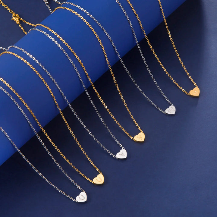Collar Atemporal de Corazón con Inicial
