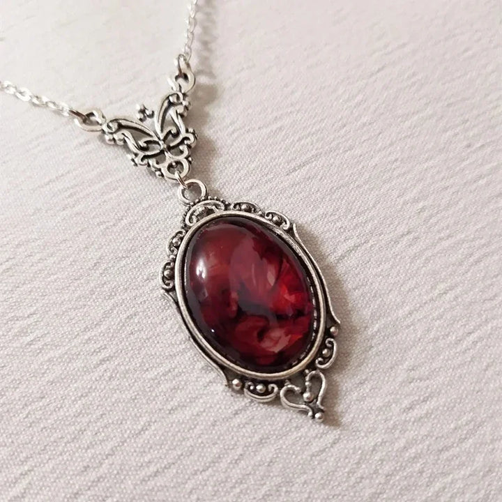 Collar con colgante vintage en plata y cuarzo rojo