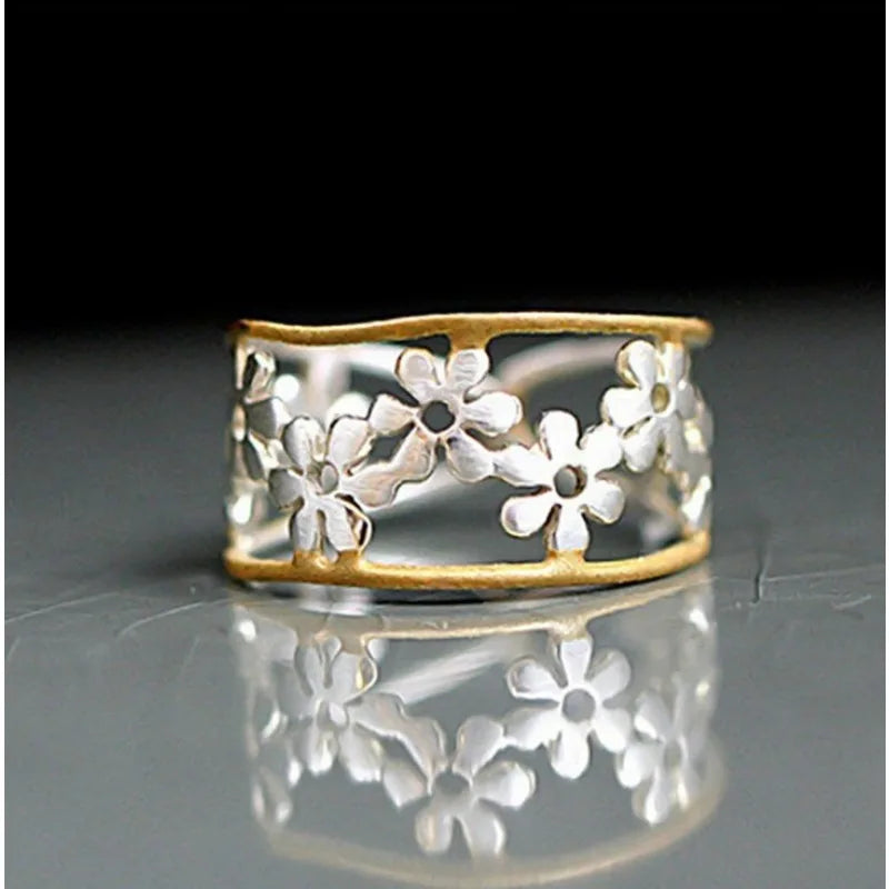 Anillo de Oro con Hojas de Plata