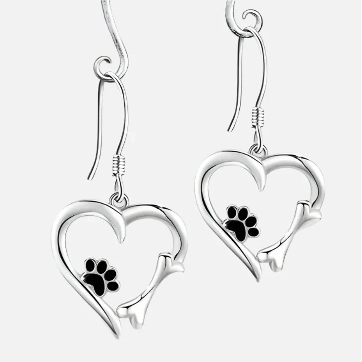 Pendientes de plata con diseño de corazón y pata