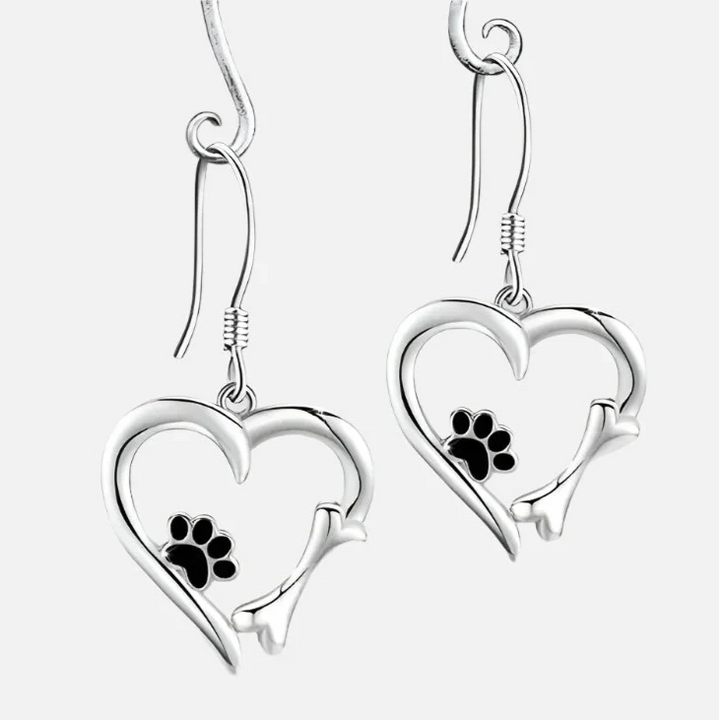 Pendientes de plata con diseño de corazón y pata