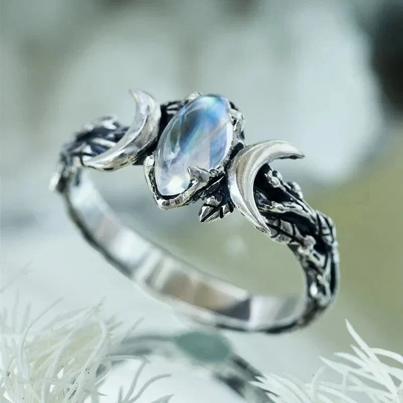 Anillo de piedra lunar