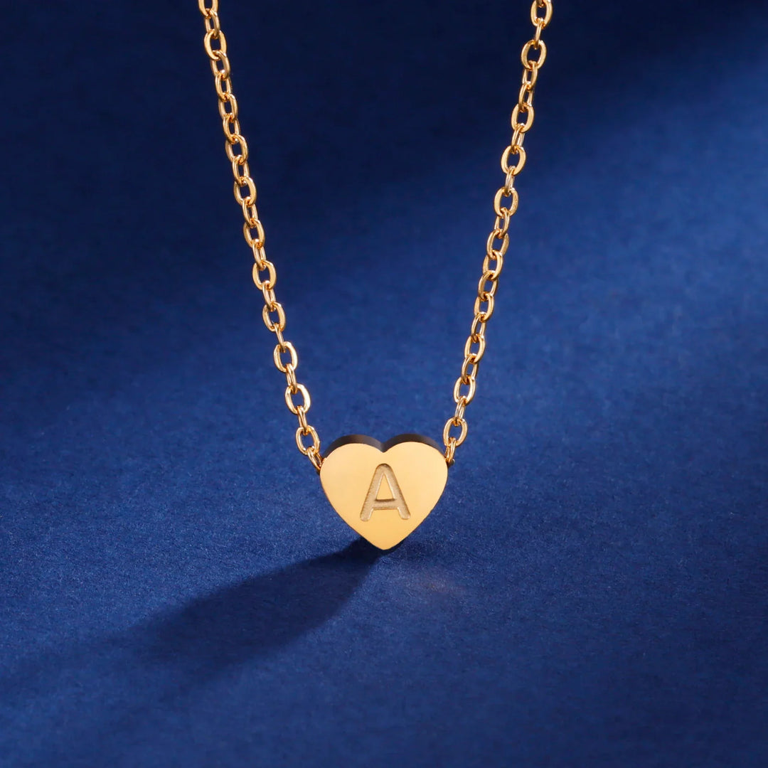 Collar Atemporal de Corazón con Inicial
