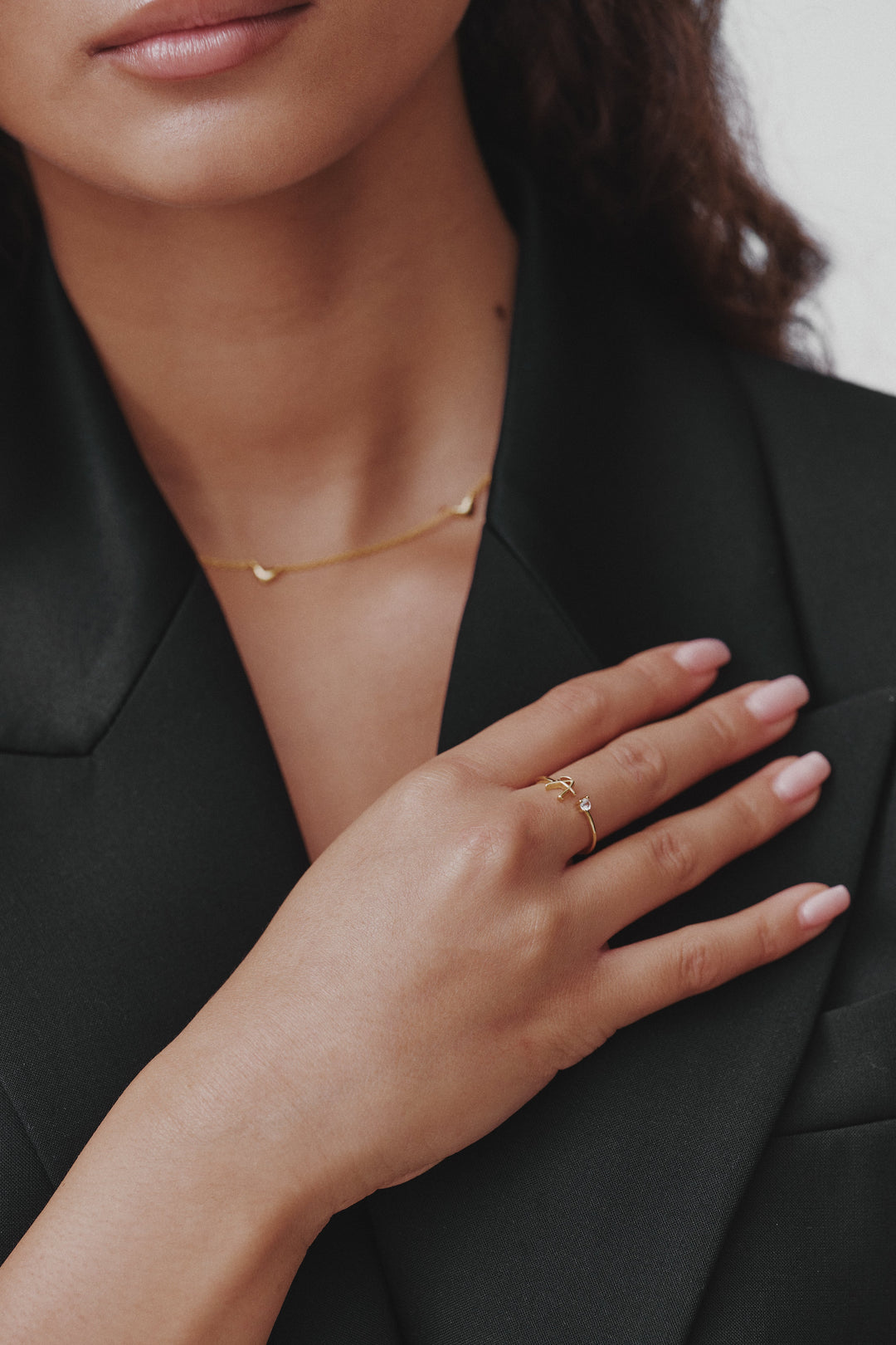 Anillo de Oro con Letra Personalizada (Ajustable)