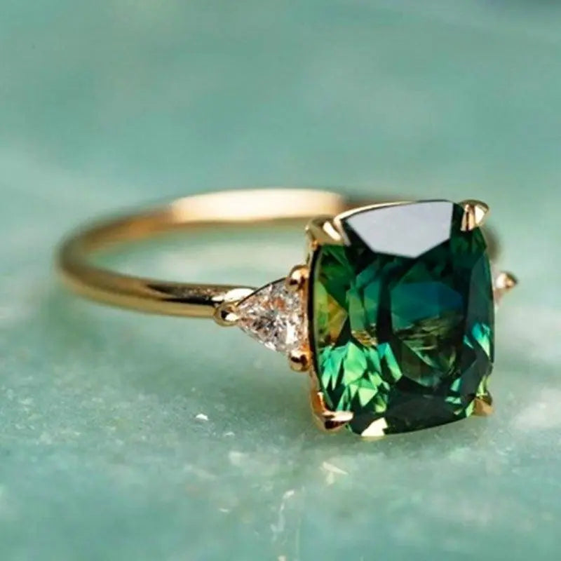 Anillo De Oro Con Piedra Preciosa Verde