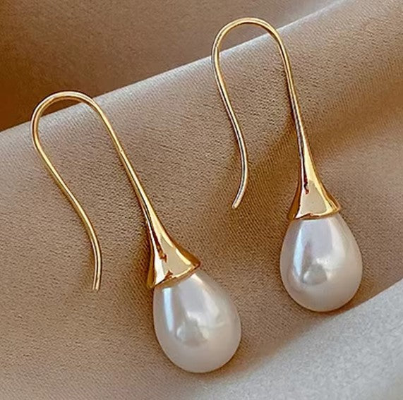 Pendientes vintage con perlas en forma de gota