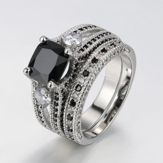 Anillo con Circonita Negra y Diamantes