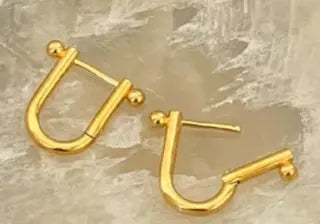 Pendientes minimalistas en oro