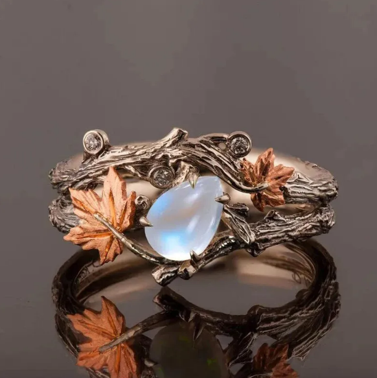 Anillo Vintage Hoja de Arce Dorada