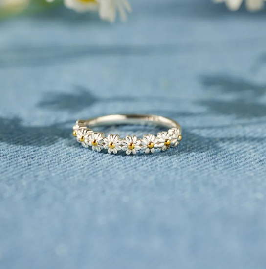 Anillo Pequeña Margarita en Plata