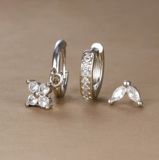 Conjunto de pendientes Flor con diamantes