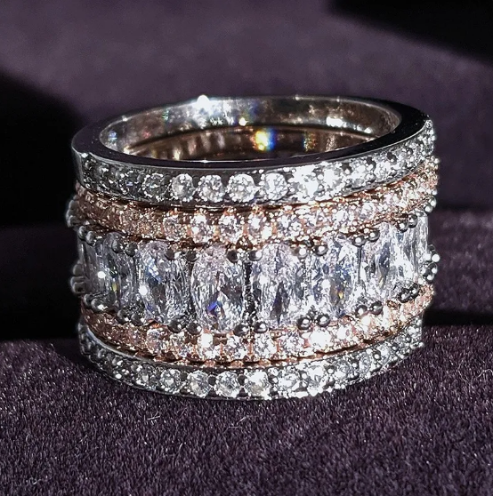 Anillo Sencillo con Piedra para Mujeres