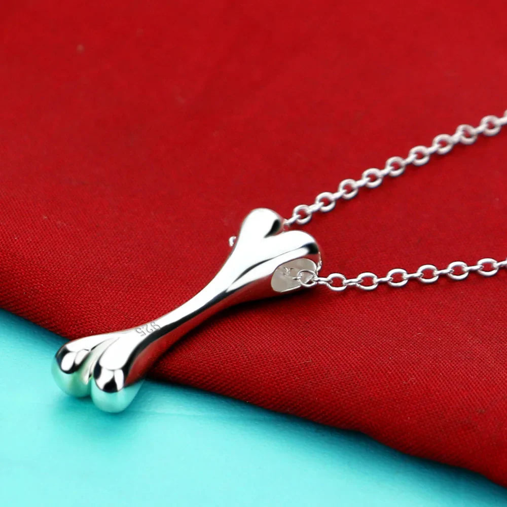 Collar Con Colgante En Forma De Hueso