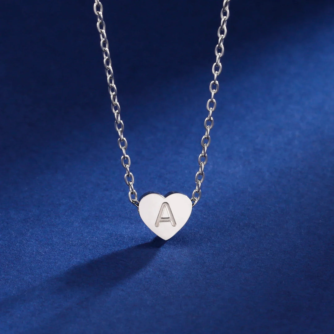 Collar Atemporal de Corazón con Inicial