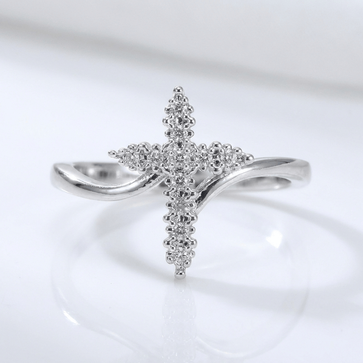 ANILLO CRUZ DE PLATA CUBIERTO DE CIRCONIO