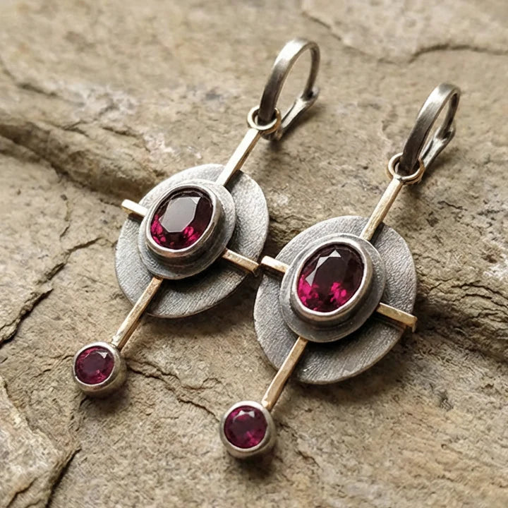Pendientes boho con cristal de granada en plata de ley