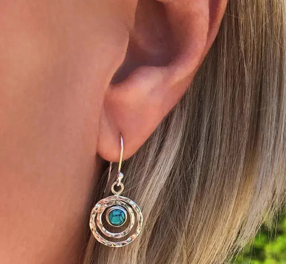 Pendientes Boho Saturno con piedra turquesa en plata y oro