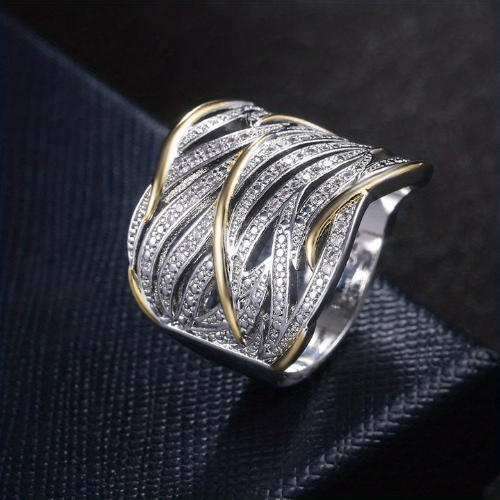 Anillo Elegante con Varias Capas Torcidas