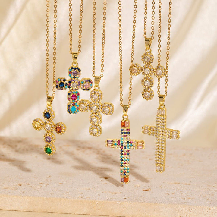 COLLARES DISEÑADOS CON CRUCES DE ZIRCONIO