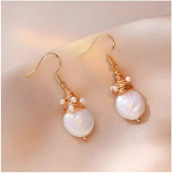 Pendientes retro con perlas de agua dulce en formato especial