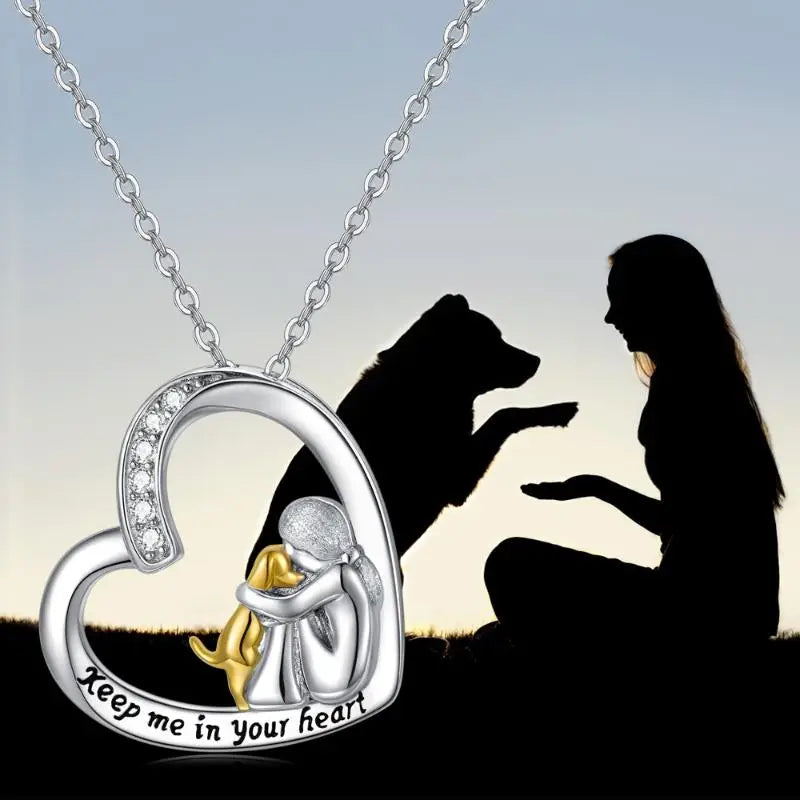 Collar de Corazón de Plata con Perro y Circonias