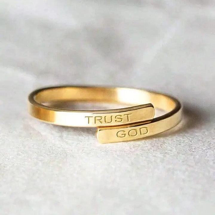 ANILLO GRABADO EN PLATA "CONFIAR EN DIOS" - (AJUSTABLE)