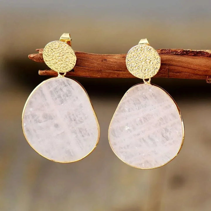 Pendientes vintage con piedra blanca redonda
