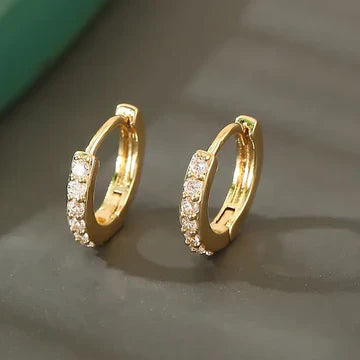 Pendientes dorados con colgante de inspiración costera