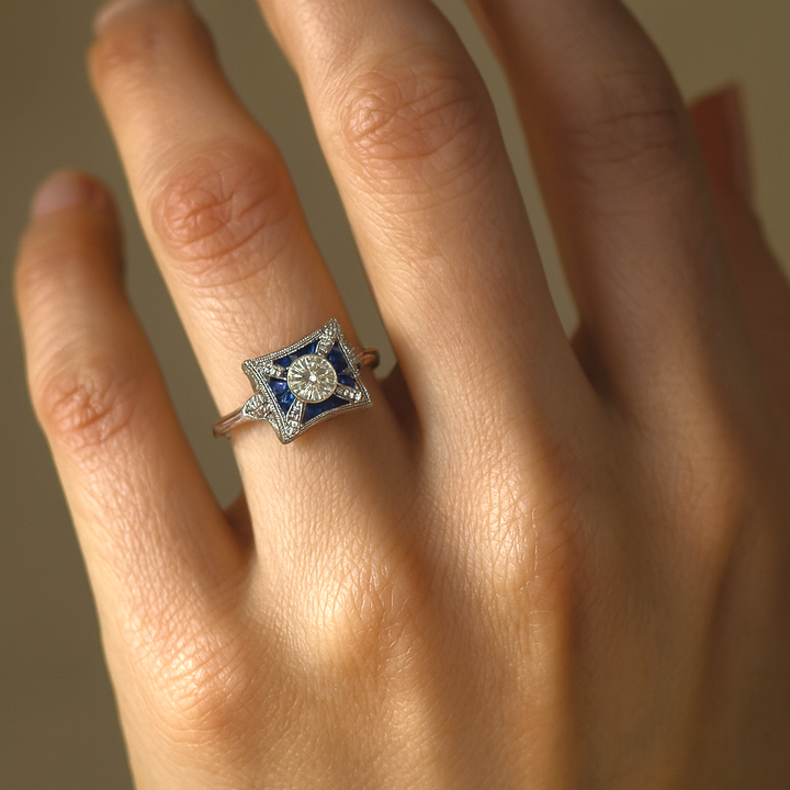 Anillo Vintage Cuadrado con Circonita Azul