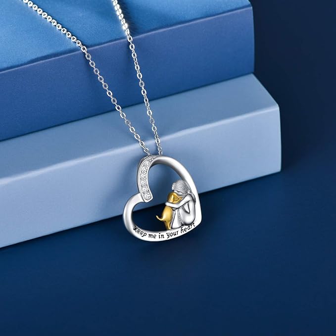Collar de Corazón de Plata con Perro y Circonias