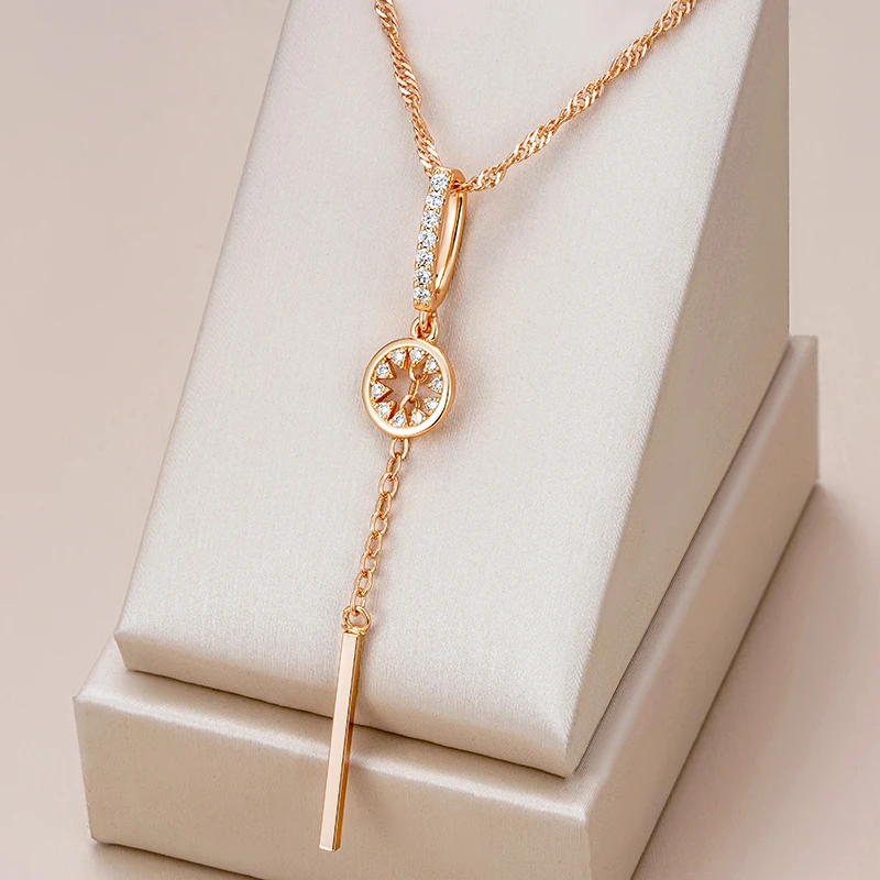 Elegante collar dorado brillante