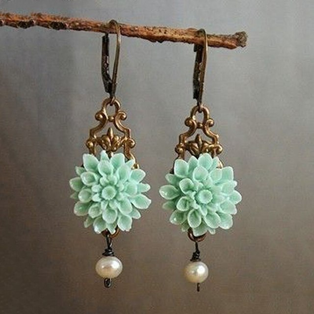 Pendientes Boho con flor turquesa y perla