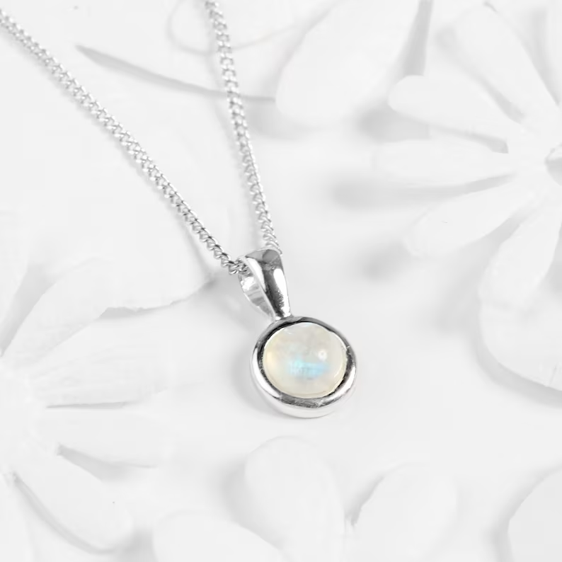 Collar de piedra lunar en plata