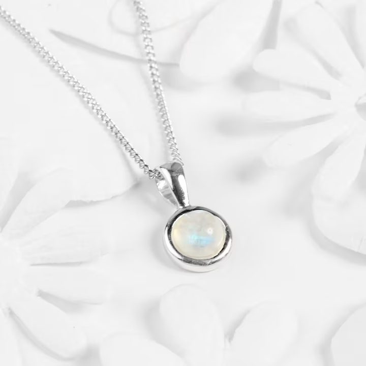 Collar de piedra lunar en plata