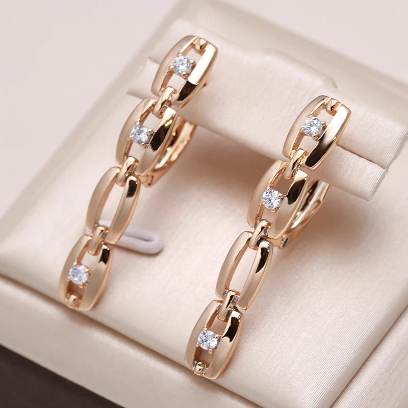 Pendientes Elegantes en Cadena de Oro