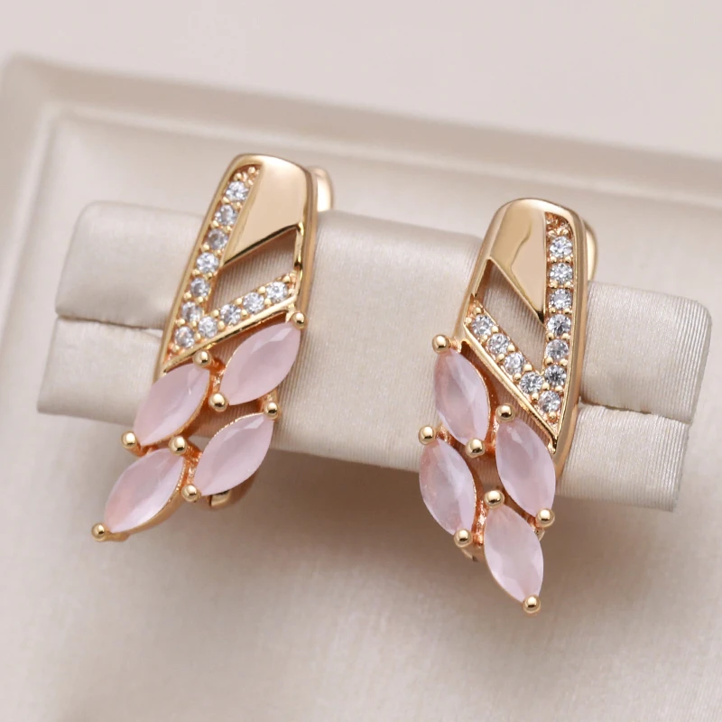 Elegantes pendientes de cristal rosa