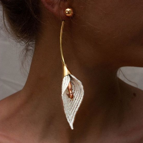 Pendientes vintage con hoja de oro