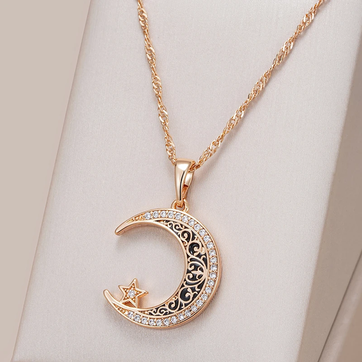 Collar Luna Elegante y Brillante