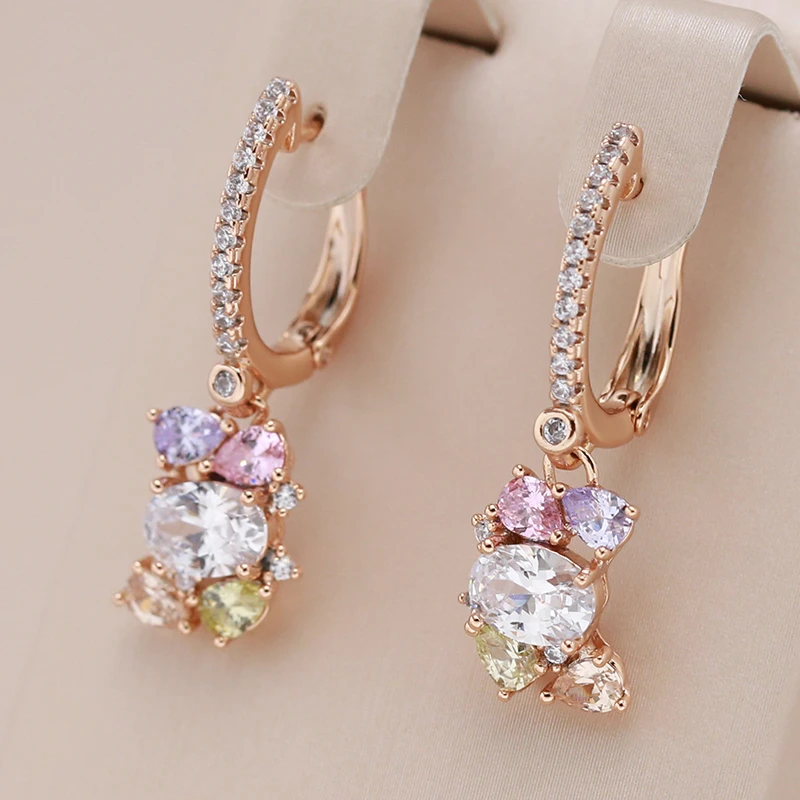 Elegantes pendientes de cristal de colores