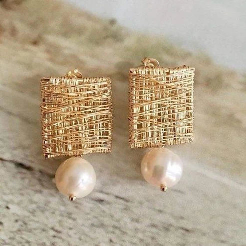 Pendientes de hilo dorado con perlas vintage