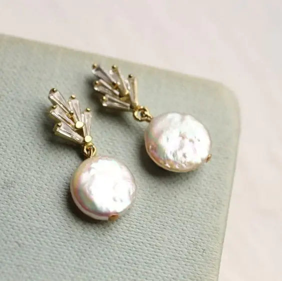 Elegantes pendientes de perlas barrocas