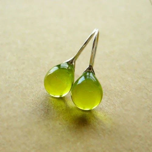 Pendientes de cristal verde oliva