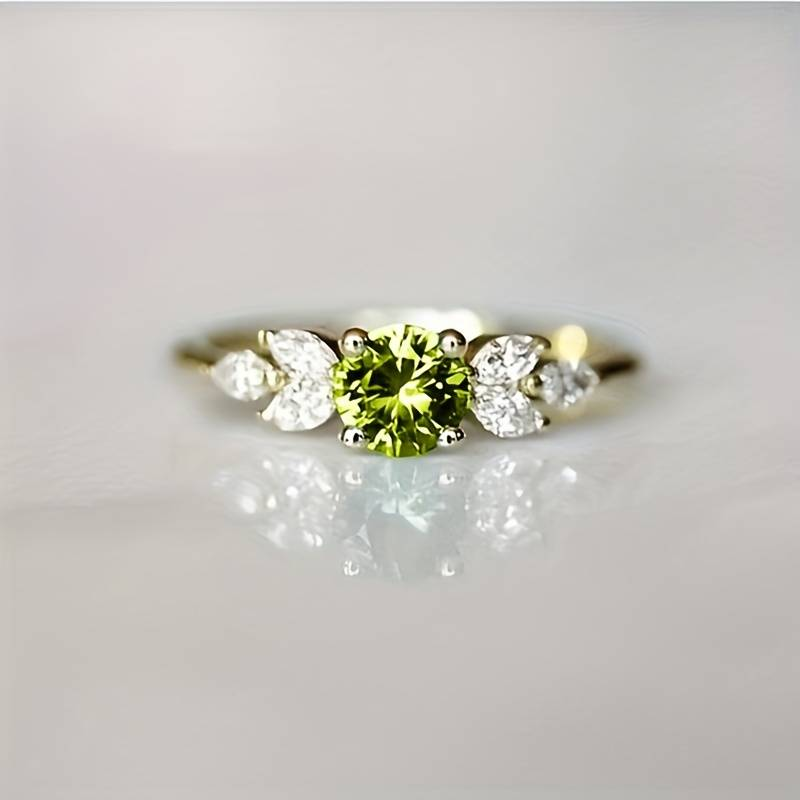 Anillo Vintage con Circonita en Tonalidad Aceituna