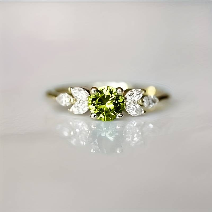 Anillo Vintage con Circonita en Tonalidad Aceituna