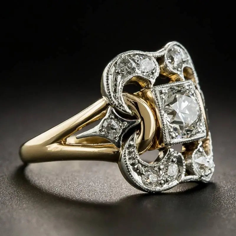 Anillo vintage dorado con circonita