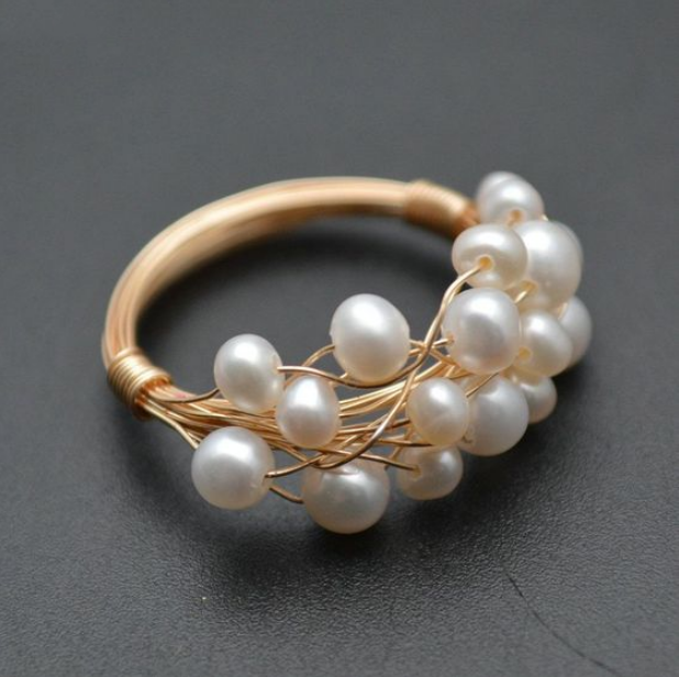 Anillo vintage con nido de perlas
