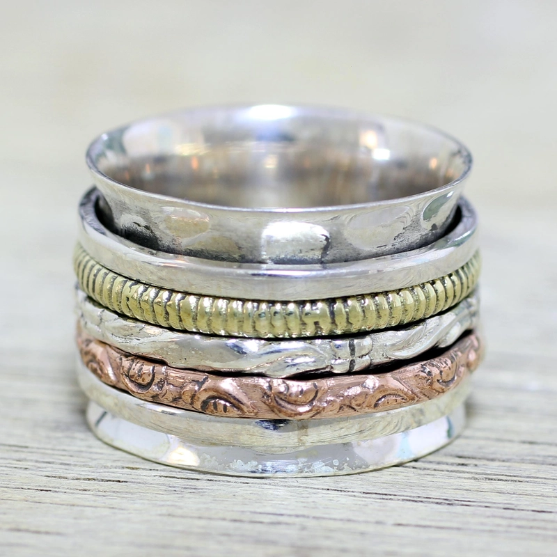 Anillo vintage de oro y plata con rosa