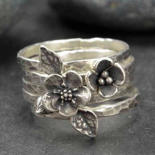 Anillo vintage con capas y flor en plata