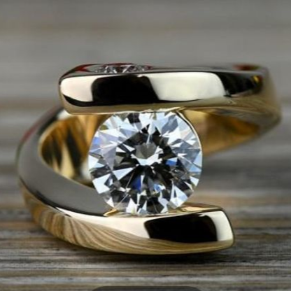 Anillo vintage en espiral con circonita