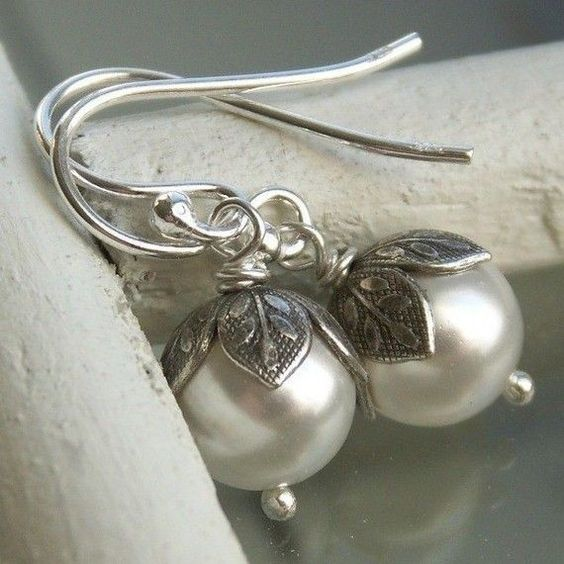 Pendientes vintage con flores de perlas